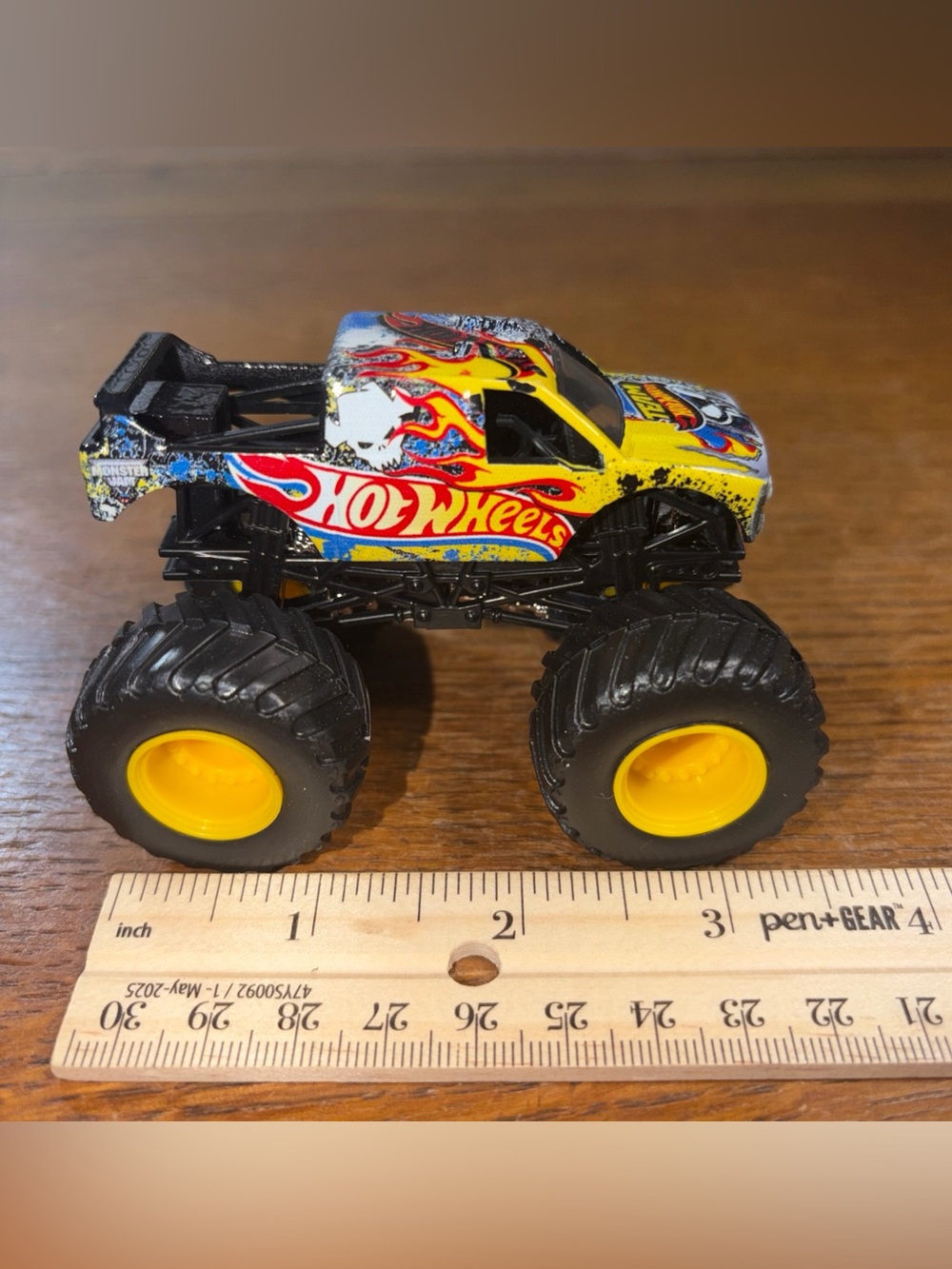 Team Hot Wheels Monster Jam Firestorm Monster Truck Diecast Mattel Turns Loose